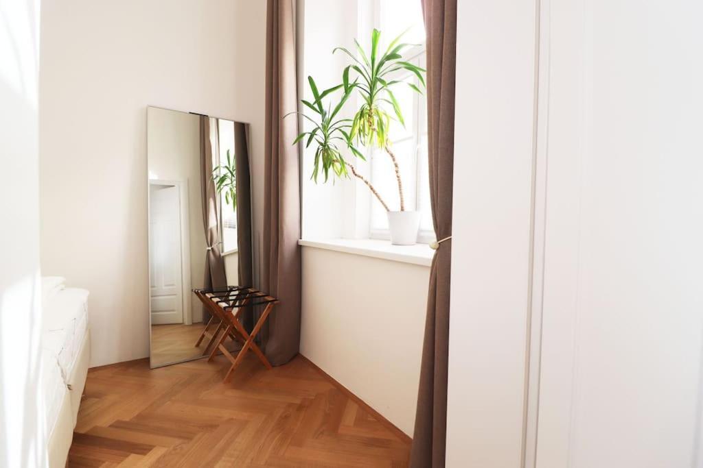 Center Apt In Best Area Near Park & Danube 20'To Airport Apartment Vienna Exterior photo